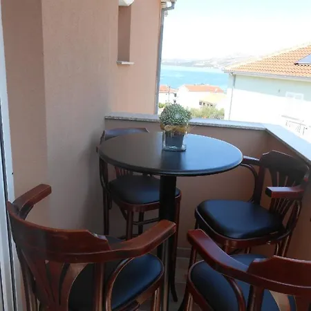 Okrug Gornji 13859a Apartman *